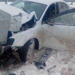 Aksaray’da kar nedeniyle bariyerlere çarpan araca başka bir aracın çarpması sonucu 3 kişi yaralandı.