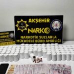 Akşehir’de düzenlenen uyuşturucu operasyonunda 1 kişi yakalandı, 5 bin 500 uyuşturucu hap ele geçirildi.