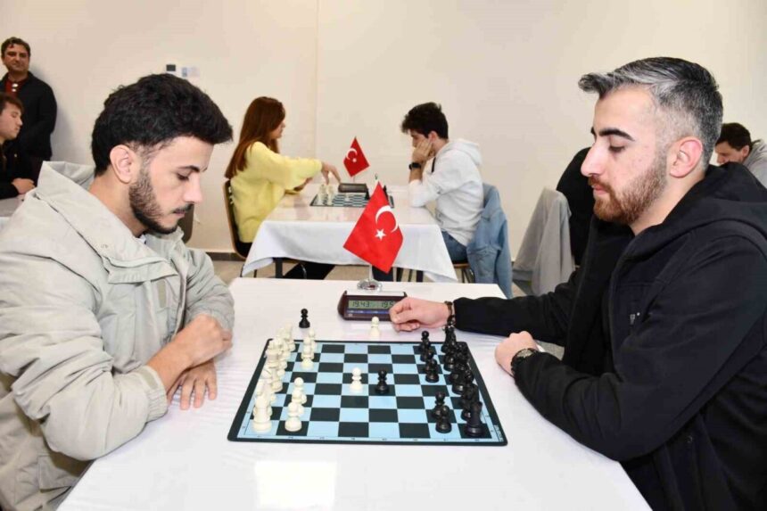 Alanya Eğitim ve Araştırma Hastanesi’nde sağlık çalışanları için satranç turnuvası düzenlendi.
