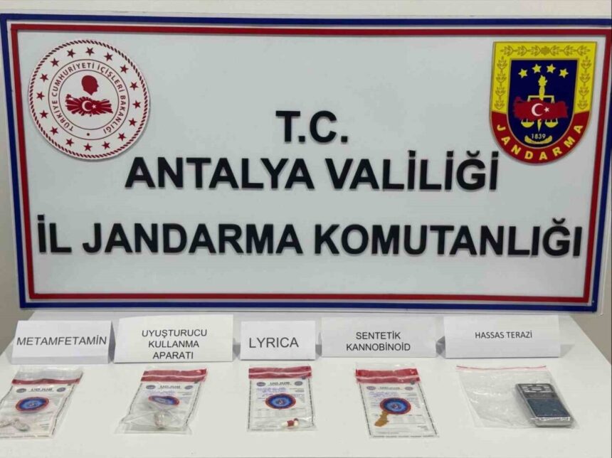 Alanya’da Jandarma Ekiplerinin Uyuşturucu Operasyonunda Çok Sayıda Malzeme Ele Geçirildi Alanya’da Jandarma Ekiplerinin Uyuşturucu Operasyonunda Çok Sayıda Malzeme Ele Geçirildi