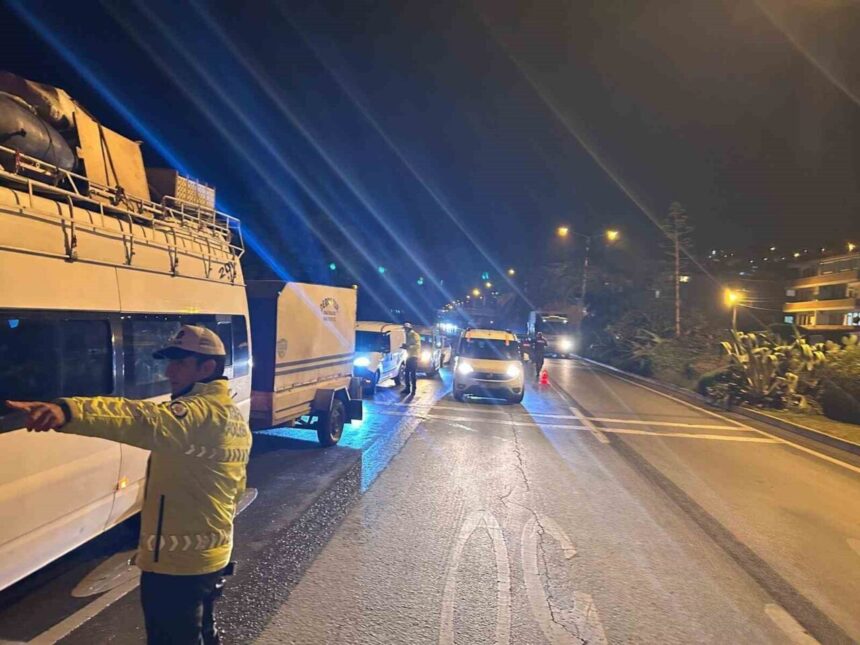 Alanya’da yılbaşı gecesi güvenliği artırmak için geniş çaplı denetimler yapıldı.