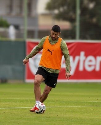 Alanyaspor, devre arası çalışmalarını bugün gerçekleştirilen antrenmanla devam ettirdi.