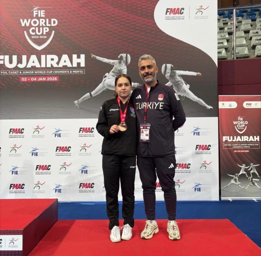 Fujairah’da düzenlenen U17 Flöre Dünya Kupası’nda Alara Atmaca, turnuvayı 3. olarak bronz madalya kazandı.