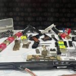 Amasya’da silah kaçakçılığı operasyonunda 5 ruhsatsız silah ve 600’den fazla mermi ele geçirildi.