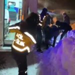 Erzurum’un Çat ilçesindeki Taşağıl Mahallesi’nde yol kapandığı için rahatsızlanan kişi hastaneye kaldırıldı.
