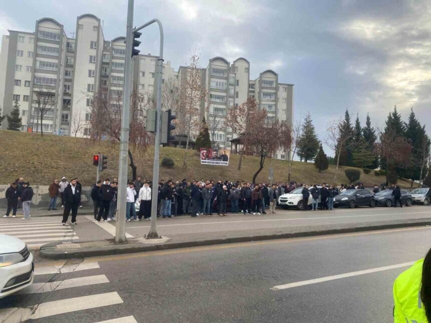 Ankara’da bir polis memurunun öldürülmesi davası adliyenin kapalı ortamında başladı Ankara’da bir polis memurunun öldürülmesi davası adliyenin kapalı ortamında başladı
