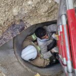 Hatay’da kuyuya düşen yaralı vatandaş itfaiye tarafından kurtarıldı.