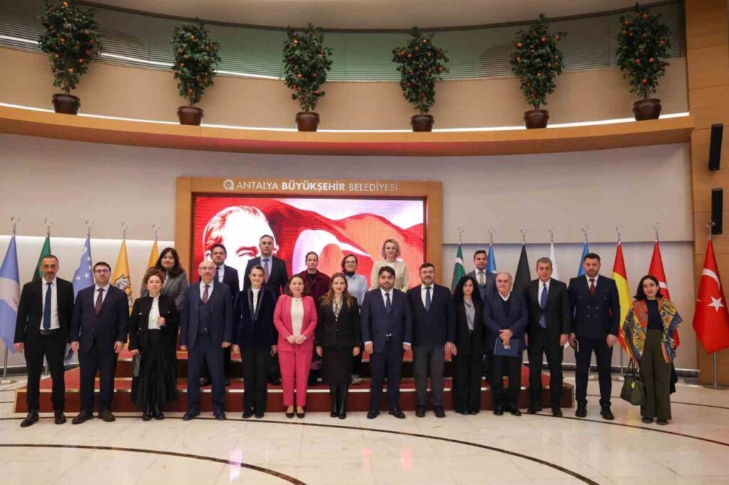 BM İklim Değişikliği Konferansı COP31, Antalya’da yapılacak. Özdemir, dönüşüm fırsatı olarak değerlendiriyor.