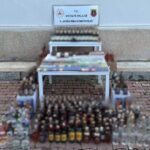 Antalya’nın Kepez ilçesinde gerçekleştirilen operasyonda 852 litre kaçak alkol ve çeşitli ürünler bulundu.