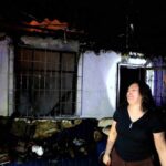 Antalya’da müstakil evde çıkan yangın itfaiye tarafından söndürüldü, ev sahibi sinir krizi geçirdi.