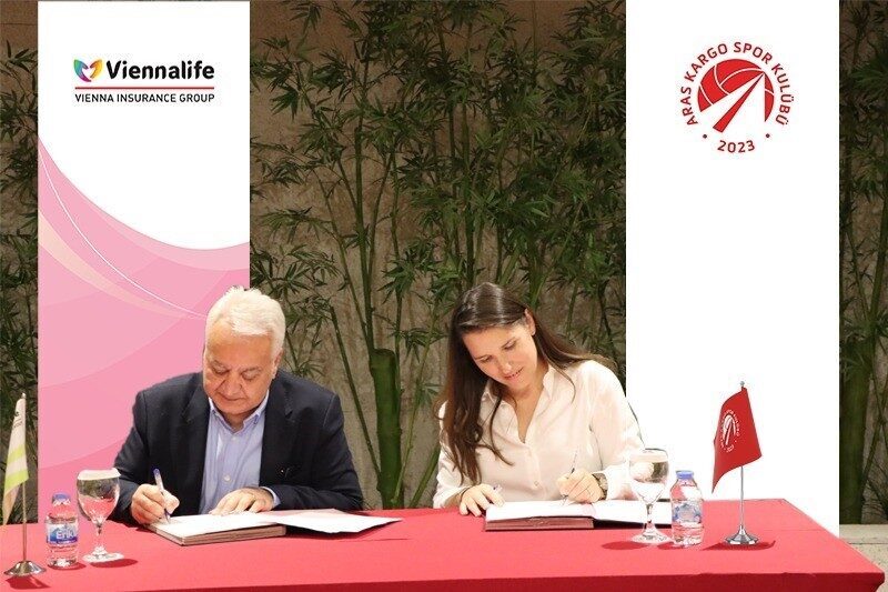 Aras Kargo Spor Kulübü, Viyana’daki Viennalife ile sponsorluk anlaşması imzaladı. Aras Kargo Spor Kulübü, Viyana’daki Viennalife ile sponsorluk anlaşması imzaladı.