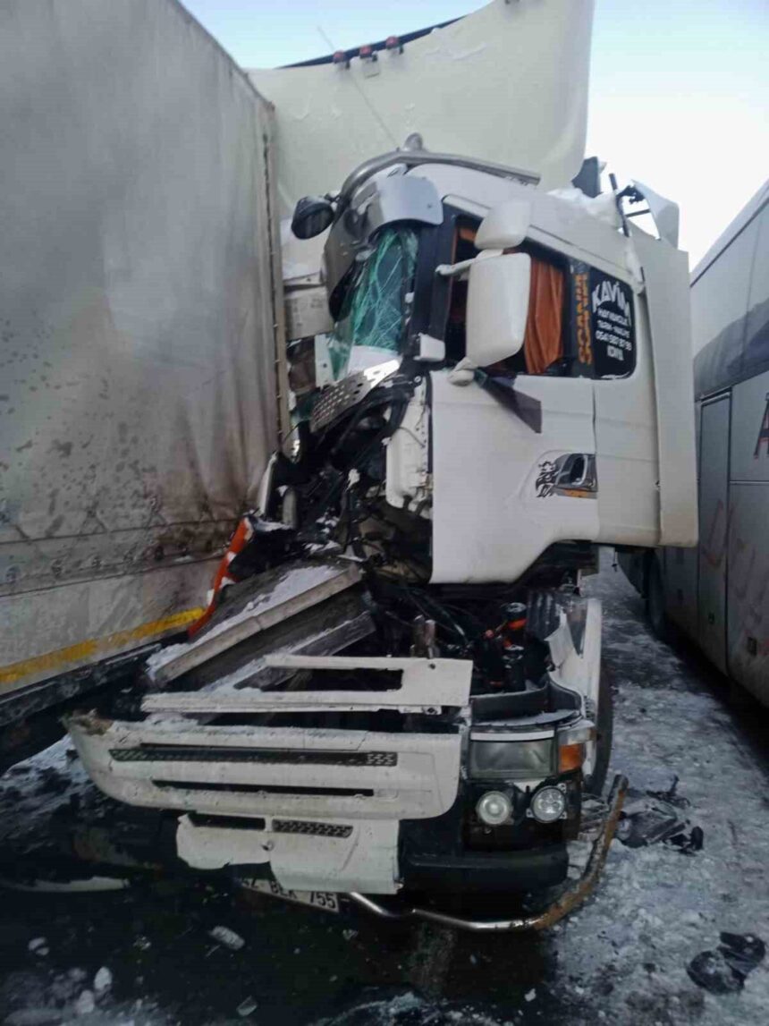 Aşkale’de meydana gelen trafik kazasında genç usta hayatını kaybetti. Olay dün yaşandı.