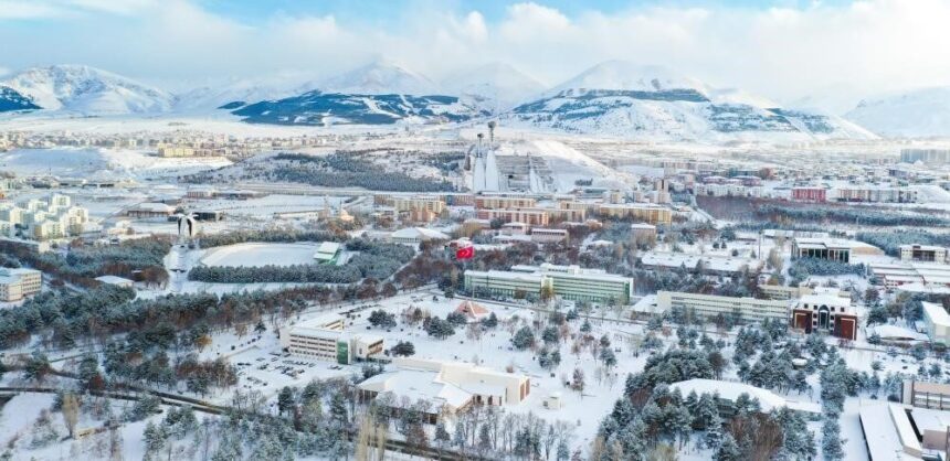 Atatürk Üniversitesi, THE 2026 Sıralamalarında Türkiye’de Yaşam Bilimlerinde 1. Sıraya Yükseldi Atatürk Üniversitesi, THE 2026 Sıralamalarında Türkiye’de Yaşam Bilimlerinde 1. Sıraya Yükseldi