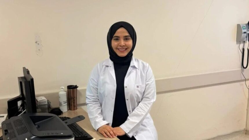 Ayancık Devlet Hastanesi’ne Göz Hastalıkları Uzmanı Op. Dr. Hasine Gözde Dalkılıç atandı. Ayancık Devlet Hastanesi’ne Göz Hastalıkları Uzmanı Op. Dr. Hasine Gözde Dalkılıç atandı.