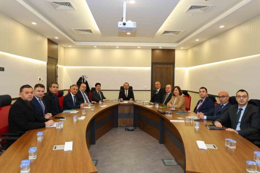 Aydın Şehir Hastanesi’nde 2026 yılı ilk yarı değerlendirme toplantısı yapıldı.