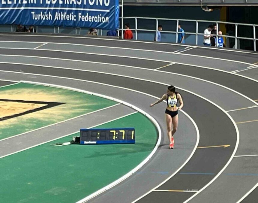 U-20 Türkiye Salon Atletizm Şampiyonası’nda Sude Naz Bayar, 60 metreyle Türkiye şampiyonu oldu. U-20 Türkiye Salon Atletizm Şampiyonası’nda Sude Naz Bayar, 60 metreyle Türkiye şampiyonu oldu.