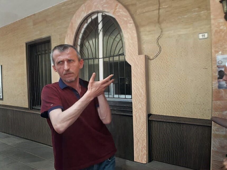 Bafra’da apartman girişinde ölü bulunan kişinin düşme sonucu yaşamını yitirdiği belirlendi. Bafra’da apartman girişinde ölü bulunan kişinin düşme sonucu yaşamını yitirdiği belirlendi.