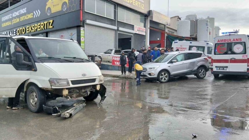 Bafra’da kamyonet ile otomobilin çarpışması sonucu 3 kişi yaralandı. Bafra’da kamyonet ile otomobilin çarpışması sonucu 3 kişi yaralandı.