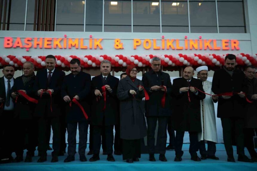 Sağlık Bakanı Memişoğlu: “Türkiye’de her vatandaş 12 kez sağlık hizmeti alıyor” Sağlık Bakanı Memişoğlu: “Türkiye’de her vatandaş 12 kez sağlık hizmeti alıyor”