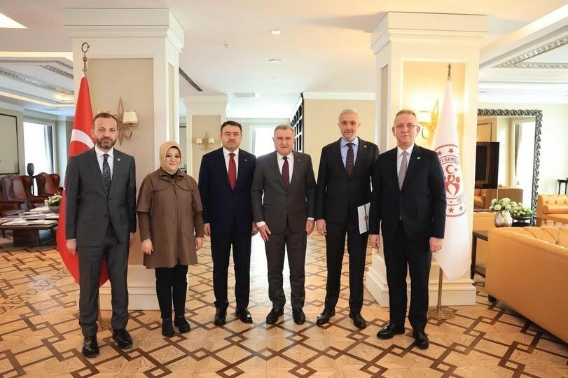 Kütahya Valisi Musa Işın’dan Gençlik ve Spor Bakanı’na ziyarette projeler görüşüldü Kütahya Valisi Musa Işın’dan Gençlik ve Spor Bakanı’na ziyarette projeler görüşüldü