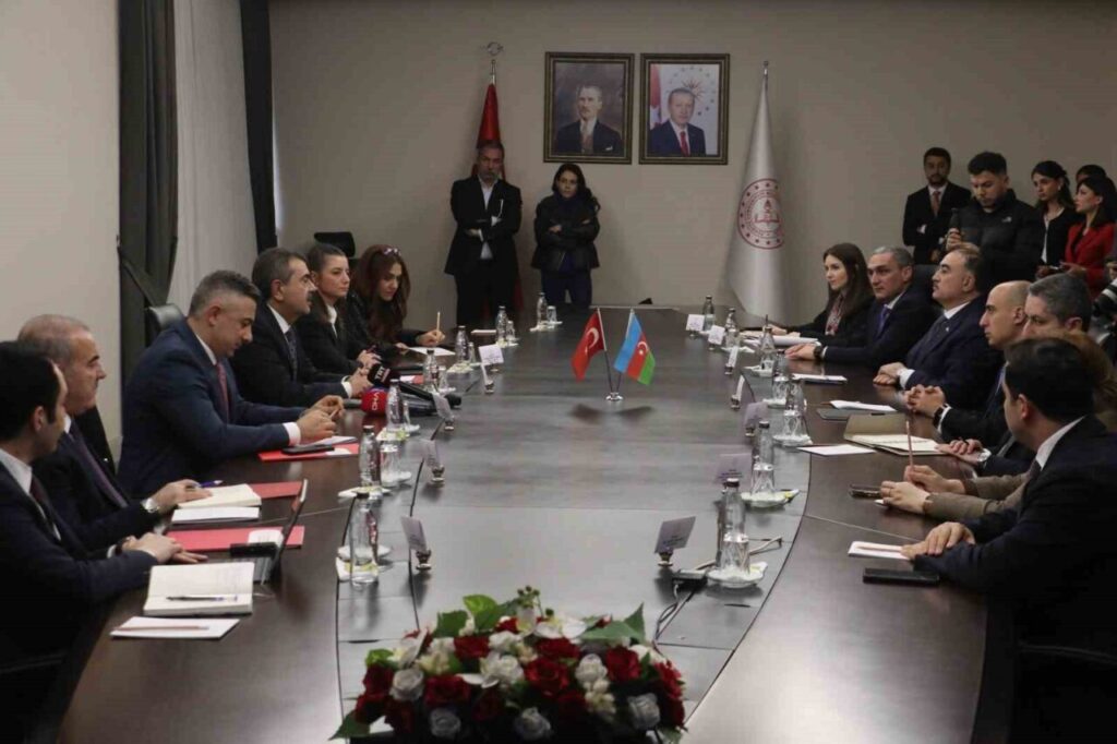 Milli Eğitim Bakanı, “Türkiye ve Azerbaycan arasında güçlü bir dostluk ilişkisi var” ifadelerini kullandı.