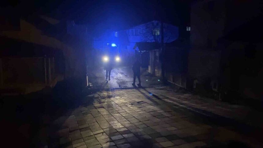 Bolu’da tabancasının bakımını yaparken kazara ateş alan silah sonucu bir kişi ağır yaralandı. Bolu’da tabancasının bakımını yaparken kazara ateş alan silah sonucu bir kişi ağır yaralandı.