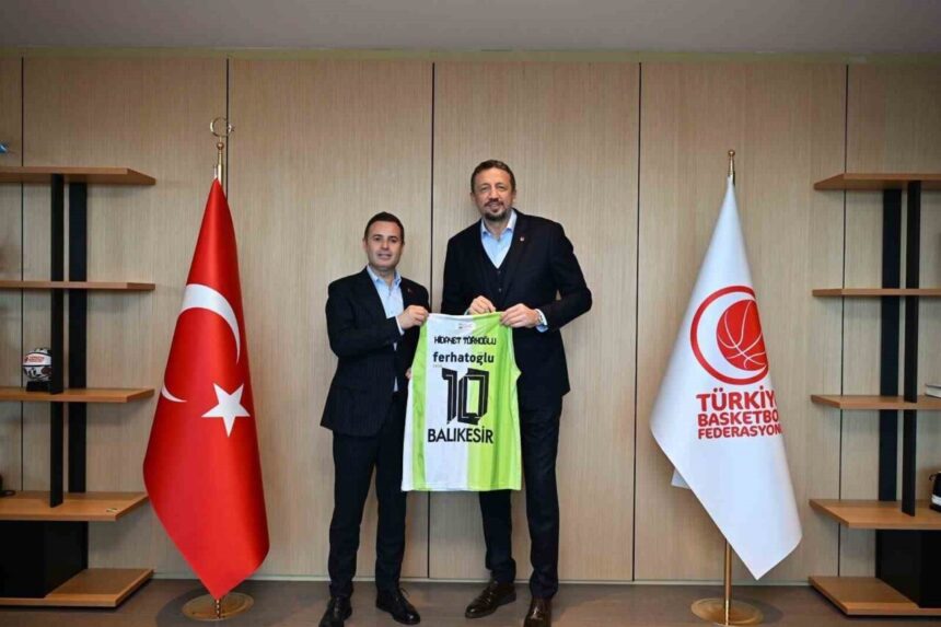 Balıkesir Belediye Başkanı Akın, Hidayet Türkoğlu ile basketbolun gelişimi üzerine görüştü.