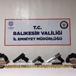 Bandırma Emniyeti, 2025 verilerini açıkladı: 1.275 aranan şahıs yakalandı, 186 ruhsatsız silah ele geçirildi.