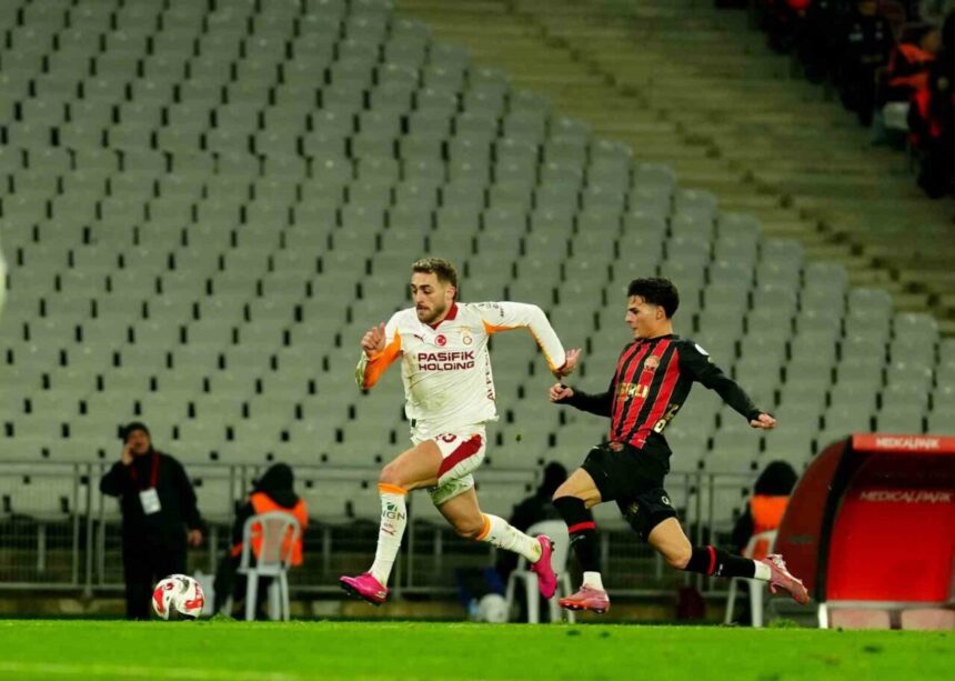 Barış Alper Yılmaz, Fatih Karagümrük maçında kırmızı kart gördü ve Kayserispor’a karşı ceza aldı. Barış Alper Yılmaz, Fatih Karagümrük maçında kırmızı kart gördü ve Kayserispor’a karşı ceza aldı.