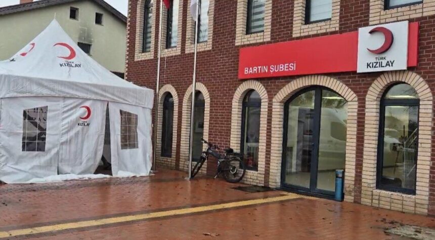 Türk Kızılayı, “Sofrada sizin de tuzunuz bulunsun” kampanyasıyla Bartın’da aşevi açmayı planlıyor. Türk Kızılayı, “Sofrada sizin de tuzunuz bulunsun” kampanyasıyla Bartın’da aşevi açmayı planlıyor.