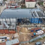 Başiskele’de yeni kapalı spor salonu projesinde inşaat çalışmaları devam ediyor.