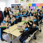 Öğrenciler karnelerini aldıkça Başkan Arslan da sevince ortak oldu.