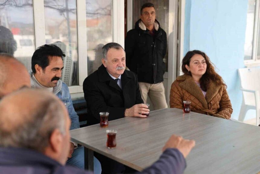 Yunusemre Belediye Başkanı Balaban, Karaveliler Mahallesi’ni ziyaret ederek halkla bir araya geldi. Yunusemre Belediye Başkanı Balaban, Karaveliler Mahallesi’ni ziyaret ederek halkla bir araya geldi.