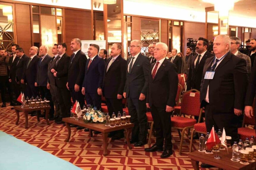 Bursa’da Su Yönetimi Çalıştayı: Sürdürülebilir Su Kaynakları Üzerine Tartışmalar Yapıldı Bursa’da Su Yönetimi Çalıştayı: Sürdürülebilir Su Kaynakları Üzerine Tartışmalar Yapıldı