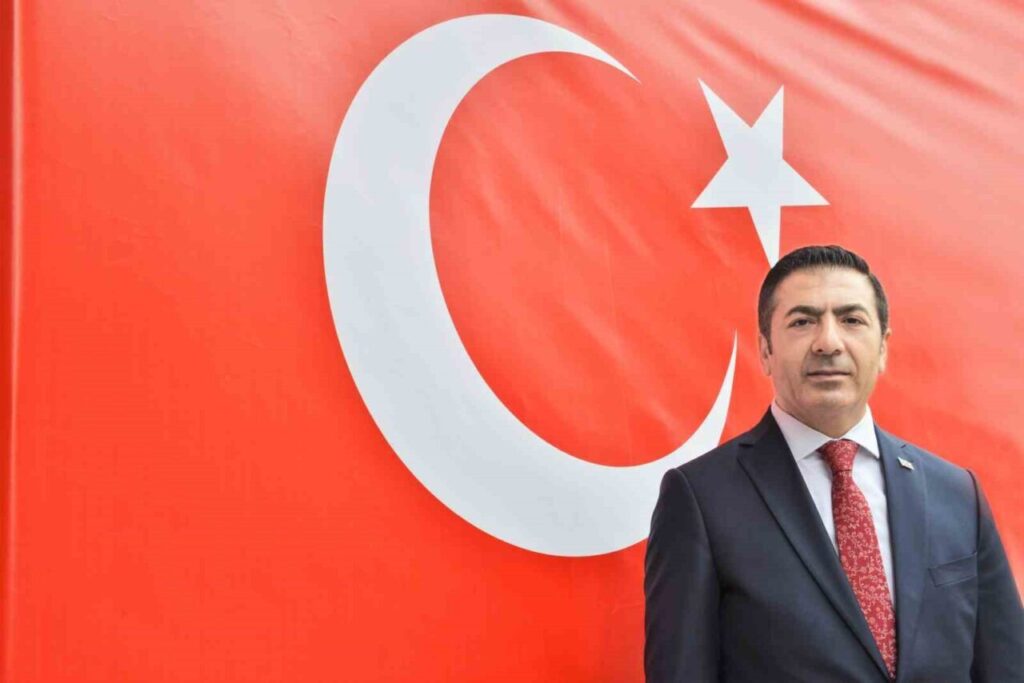 Denizli Ticaret Odası Başkanı Uğur Erdoğan, SDG/YPG terör örgütünün Türk bayrağına yönelik saldırılarını kınadı.