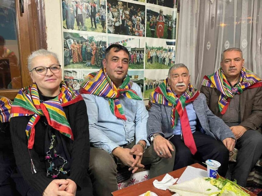 Kütahya Yörük ve Türkmenler Derneği, tarihi konakta basın mensuplarıyla bir araya geldi.