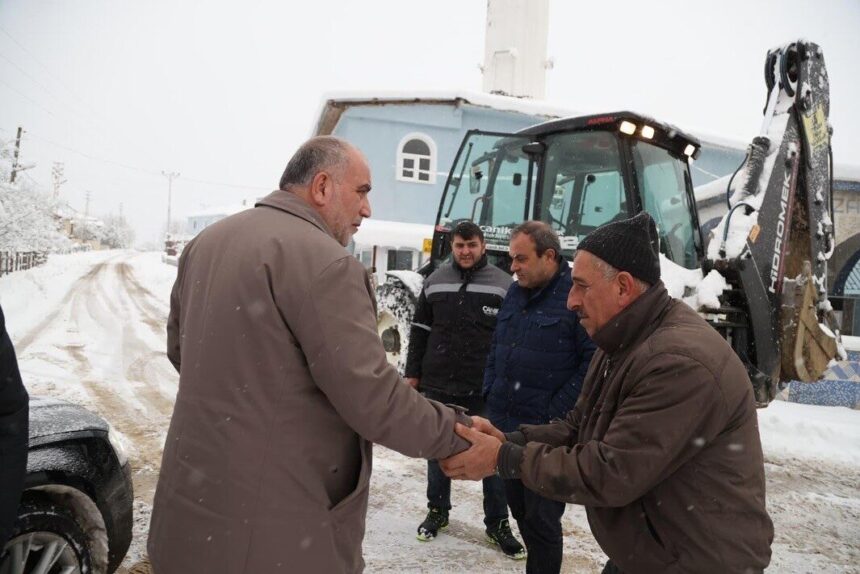Canik’te karla mücadele çalışmaları aralıksız devam ediyor