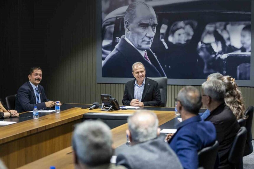 Seçer: “Muhtarlar, vatandaş ile belediye arasında önemli bir köprü” dedi. Tarsus için projeleri açıkladı. Seçer: “Muhtarlar, vatandaş ile belediye arasında önemli bir köprü” dedi. Tarsus için projeleri açıkladı.