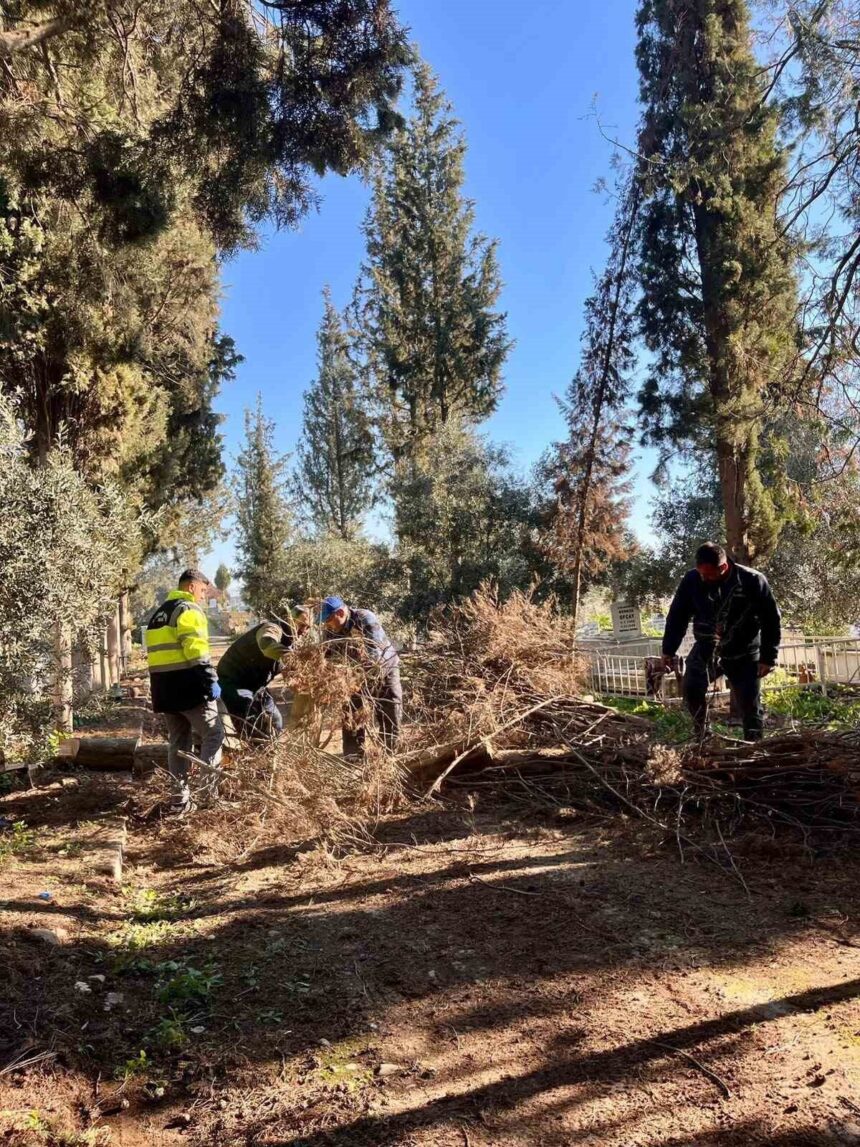 Başkan Yıldırımkaya: “Mezarlıklarımız asla ihmal edilemez” dedi, bakımlar devam edecek.