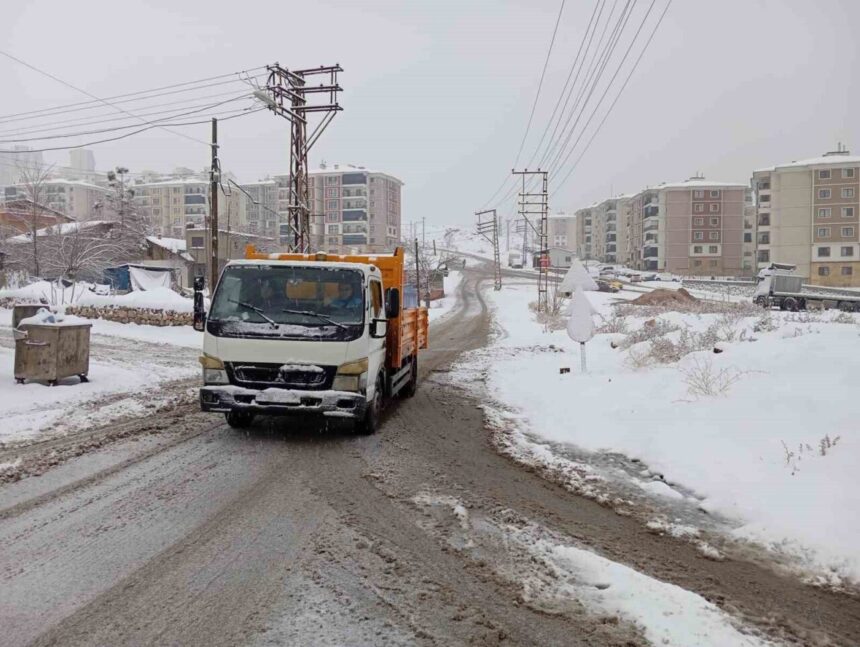 Battalgazi Belediyesi, ilçedeki ulaşım altyapısını güvenli hale getirmek için yoğun mesai harcıyor. Battalgazi Belediyesi, ilçedeki ulaşım altyapısını güvenli hale getirmek için yoğun mesai harcıyor.