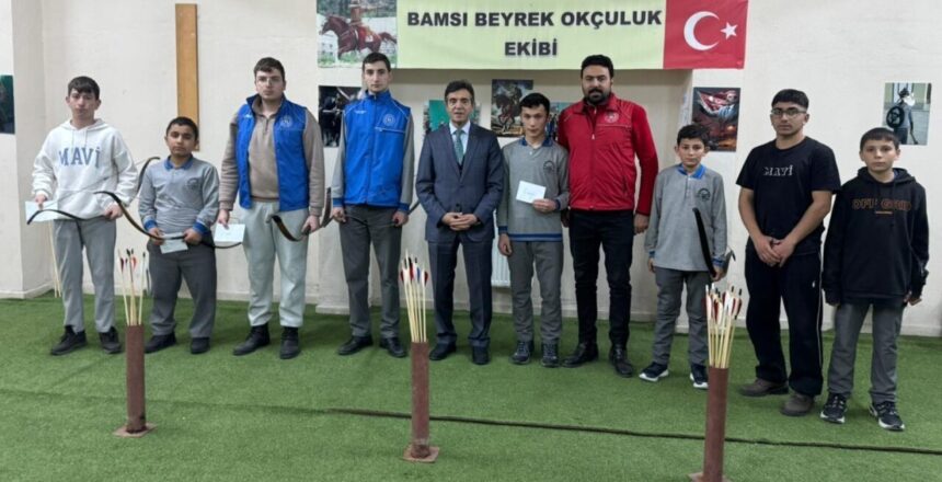 Bayburt’ta öğrencilerin katılımıyla bağımlılıkla mücadele amaçlı okçuluk turnuvası düzenlendi.