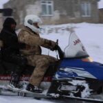 Bayburt’un Akyaka köyünde rahatsızlanan Velat Sarıhan, jandarma ekiplerince kar motoruyla sağlık ekiplerine ulaştırıldı.