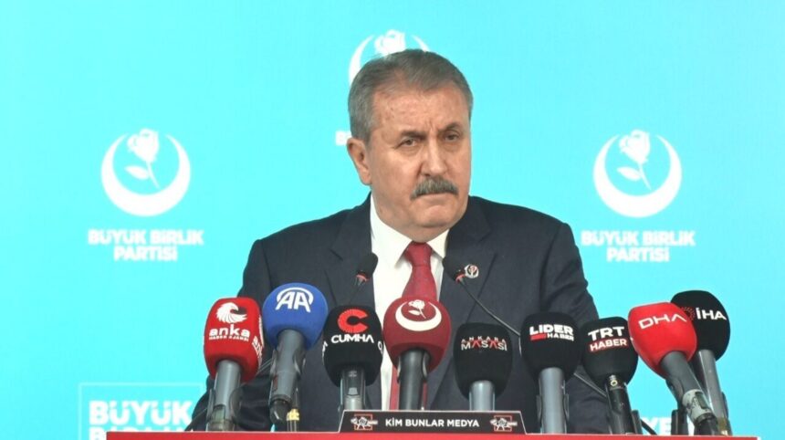 BBP Genel Başkanı Destici: “Venezuela’daki operasyon, ABD ekonomisine nefes aldırmak için” BBP Genel Başkanı Destici: “Venezuela’daki operasyon, ABD ekonomisine nefes aldırmak için”