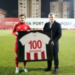 Pendikspor’da Bekir Karadeniz, Erzurumspor FK karşılaşmasıyla 100. maçına çıktı.
