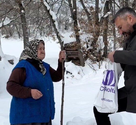 Eskipazar Belediye Başkanı Cıva, Almanya’da kaybettiği parayı kendi cepten ödeyerek gurbetçiye ulaştırdı.