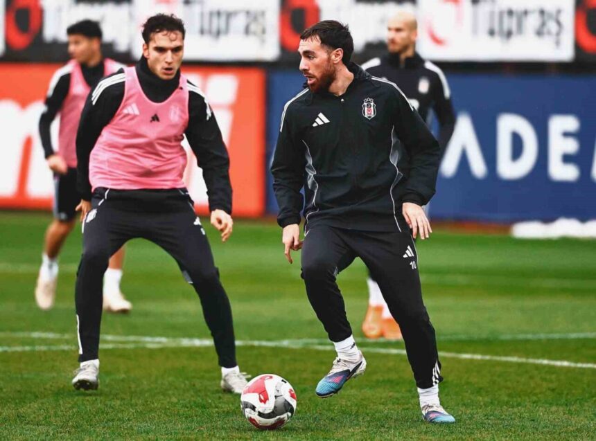 Beşiktaş, Süper Lig’in 19. haftasında Eyüpspor ile oynayacağı maçın hazırlıklarına başladı. Beşiktaş, Süper Lig’in 19. haftasında Eyüpspor ile oynayacağı maçın hazırlıklarına başladı.