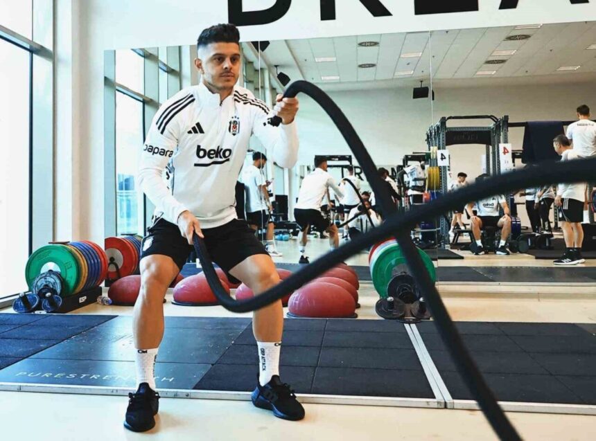 Beşiktaş, Antalya’da devre arasında salonda antrenmana devam etti.