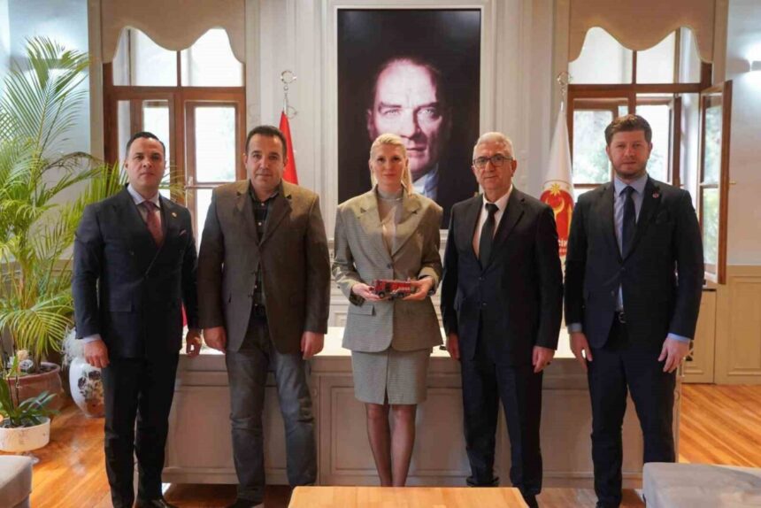 Bilecik Belediyesi’nde afet hazırlığı ve itfaiye hizmetleri üzerine görüşme yapıldı. Bilecik Belediyesi’nde afet hazırlığı ve itfaiye hizmetleri üzerine görüşme yapıldı.