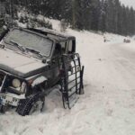 Bilecik’te buzlu yolda takla atan araçta 1 kişi yaralandı.