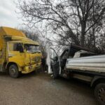 Bilecik’te ıslak yol nedeniyle meydana gelen trafik kazasında 4 kişi yaralandı.